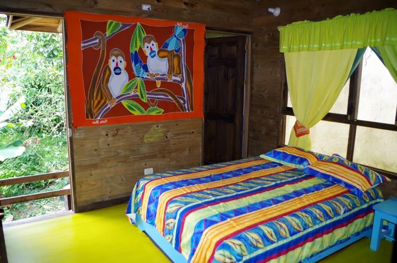 Wood House Hostel La Fortuna Exteriör bild