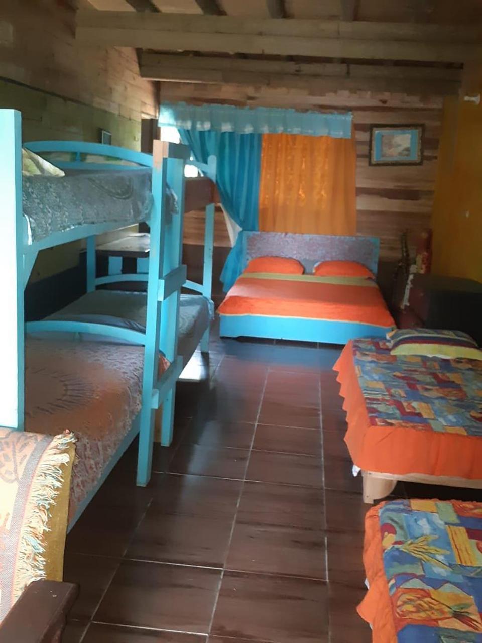 Wood House Hostel La Fortuna Exteriör bild